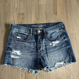 American Eagle Women’s Distressed Denim Jean Shorts. Size 6